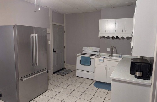 Robinson Apartment | 2BR Apt Right on the Town Square