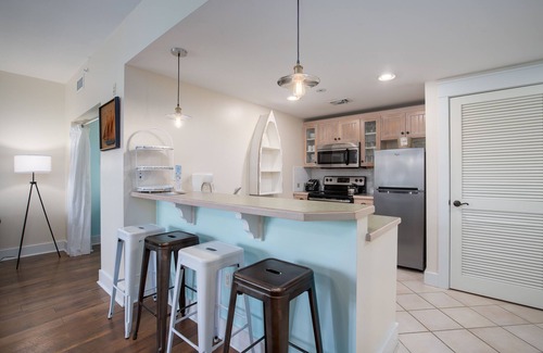 Baytowne Wharf Condo | 2BR Baytowne Condo! Tropical Lagoon Pool/Hot Tub, Tram to Beach, Fitness Room