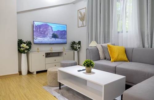 Manoc-Manoc House | 2BR by White Beach | Spacious & Newly Renovated
