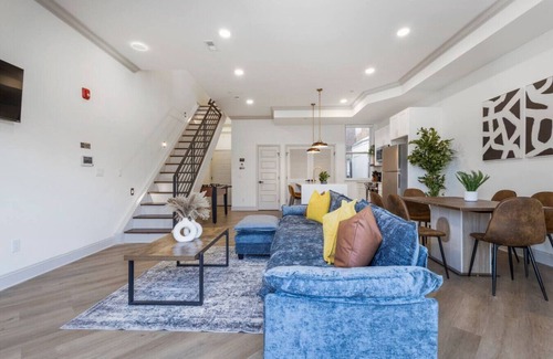 North Philadelphia West Apartment | 2BR | Fairmount Park | 10 mins to DT | Sleeps 8!