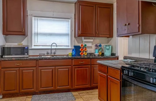 Lodi Apartment | 2BR Family Getaway w/Yard, Kitchen & Parking