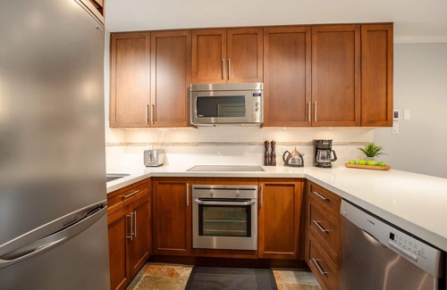 Whistler Creekside House | 2BR Gondola Heights | Steps to Creekside Gondola | Wood Fireplace | Ski Storage & Parking