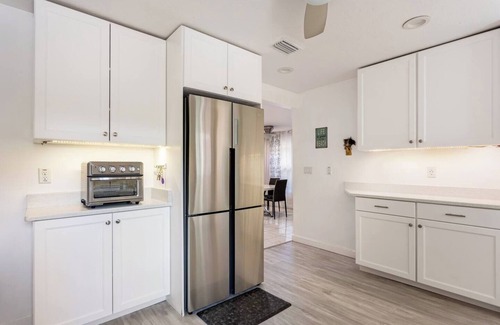 Historic Uptown House | 2BR Happiness in a Bungalow - Walk to Downtown