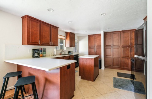 Southeast Bend House | 2BR Hot Tub Dog Friendly - 2mi to Old Mill