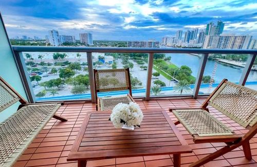Hallandale Beach Apartment | 2BR Luxury Ocean Views Apt in Hallandale Beach