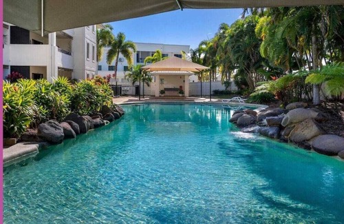 Townsville Apartment | 2br Marina Apartment -Walk to Strand-Ferry-Casino