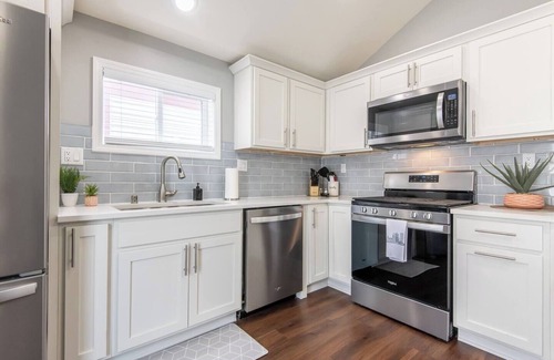 Lower East Side Apartment | 2BR Modern Luxe Unit, Prime East Side Location