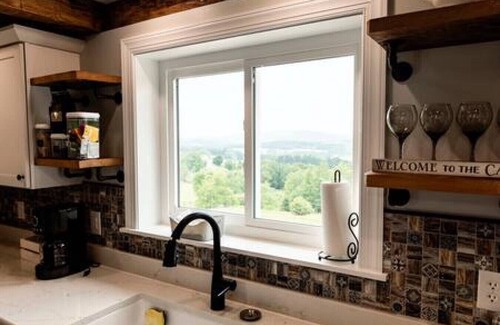 Arnot Cabin | 2BR Mountain Cabin | Renovated 1800s + Scenic Views