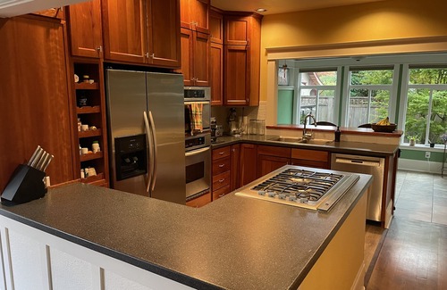 Sellwood-Moreland House | 2BR Renovated Craftsman in Historic Sellwood Neighborhood