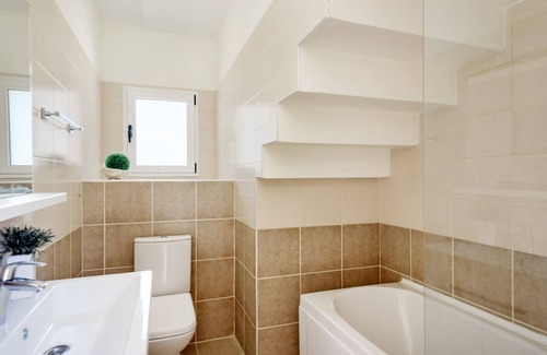 Kucukerenkoy Apartment | 2BR Scenic Penthouse Apt with roof top BBQ