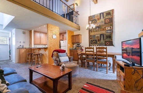 Carnelian Woods Condo | 2BR Townhome-Walk to Beach or Trails
