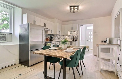 Quartier 5-4 Apartment | 2BR w/Hot Tub & 2 Parking | 8 min to Old Quebec