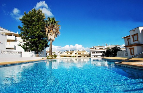 Olhos D'Agua Apartment | 2BR w/Pool & Sea View – Olhos d'Água