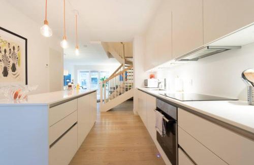 Sydhavnen Apartment | 2Floors New Apartment & Charming Canal Surrounding