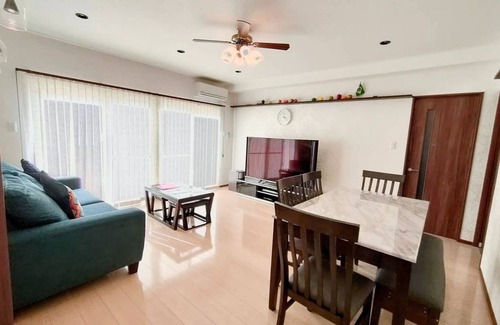 Kuwae Apartment | 2LDK Family Room A few minutes on foot to America/Nakagami-gun Okinawa