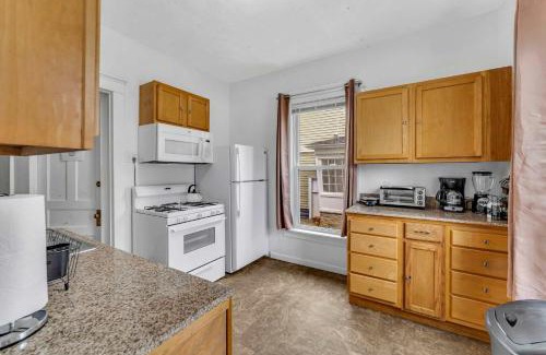 Oneonta Apartment | 2nd Base Apt 1 All Star Baseball Rentals