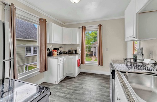 Oneonta Apartment | 2nd Base Apt 2 - All Star Baseball Rentals