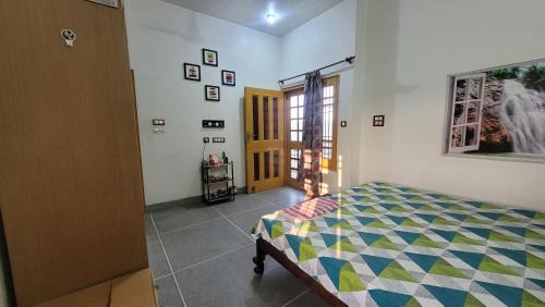 Jalandhar House | 2nd Floor Bedroom Homestay