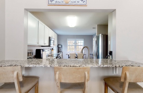 Ocean View Condo | 2nd-floor condo at Bethany Bay with pool, on-site golf, and sports courts