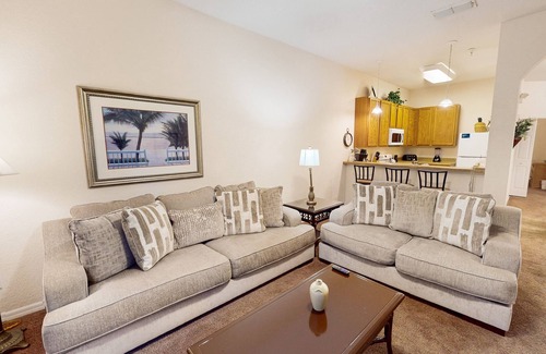 Bahama Bay Condo | 2nd floor condo w/sauna, restaurant, balcony, gym, tennis court