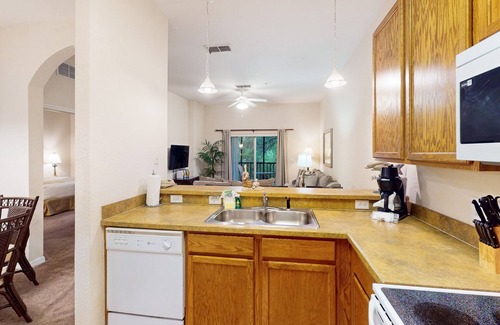 Bahama Bay Condo | 2nd floor condo w/sauna, restaurant, balcony, gym, tennis court