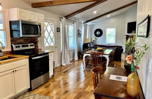 Lake Junaluska Apartment | 2nd Floor Updated 2br/2ba, 3 min Walk to Lake!n