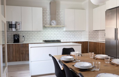 Toolo Apartment | 2ndhomes 144 m2 Stylish 3BR Center Home