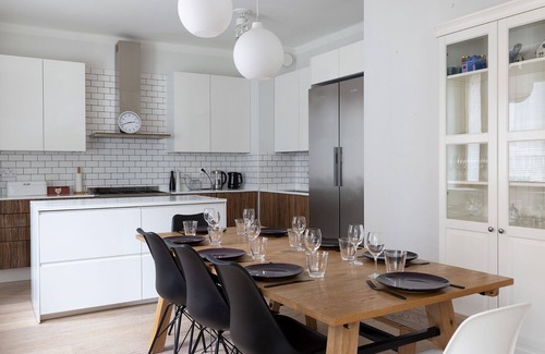 Toolo Apartment | 2ndhomes 144 m2 Stylish 3BR Center Home