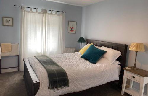 Kippen Apartment | 2x King Bedrooms, private living room & bathroom