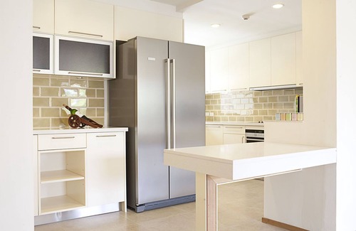 Ploenchit Apartment | 3 (+1) Bedrooms Luxurious Apartment Near Chitlom BTS