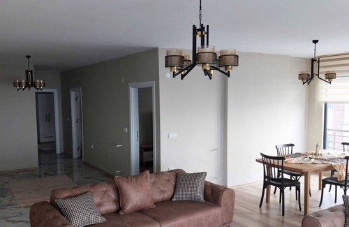 Yomra Apartment | 3+1 top-floor apartment unit with a nice sea view in a central location