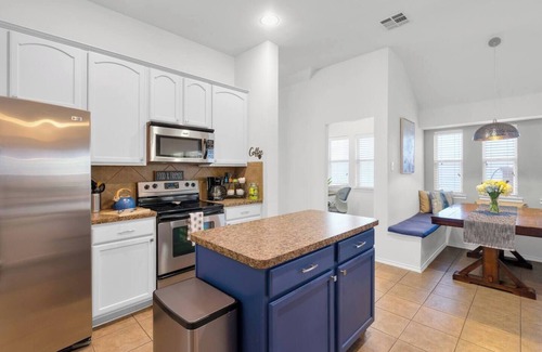 McKinney House | 3/2 McKinney |2 Living areas| Office |Pet Friendly