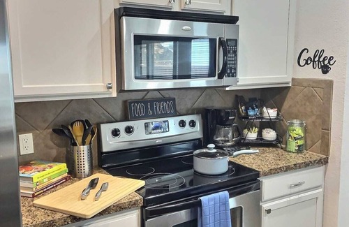 McKinney House | 3/2 McKinney |2 Living areas| Office |Pet Friendly