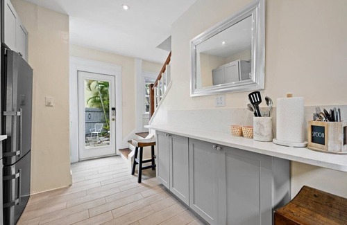 Palm Beach House | 3/2 Ocean Breeze Escape Located on Palm Beach Island