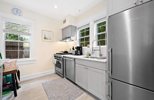 Palm Beach House | 3/2 Ocean Breeze Escape Located on Palm Beach Island