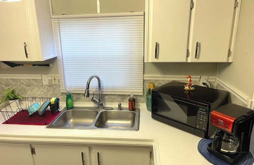 Troy House | 3/2 Sunken Treasure Spacious Home in college town of Troy with WiFi, AC