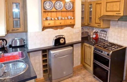 Stuppington Cottage | 3 APSLEY COTTAGES, character holiday cottage in Chartham