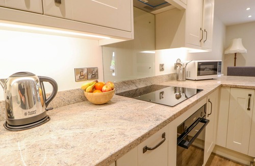 Rastrick Cottage | 3 BARN COTTAGES, family friendly, with a garden in Norwood Green