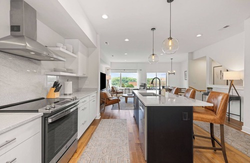Lynchburg House | 3 BD 2.5 BATH Luxe Townhome w/Garage in Downtown Lynchburg!