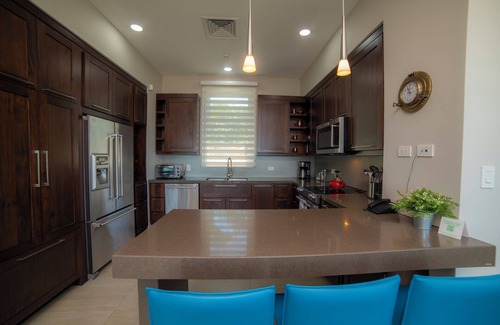 Cerro Mocho Condo | 3 bdr Oceam View Miramar 2D