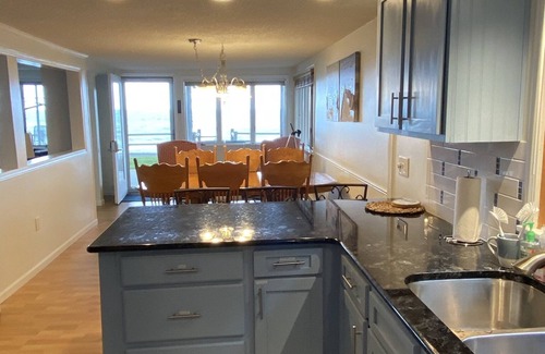 Dunkirk House | 3 bed 2 bath cottage with direct lake and fishing access from backyard, sunsets