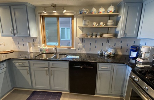 Dunkirk House | 3 bed 2 bath cottage with direct lake and fishing access from backyard, sunsets