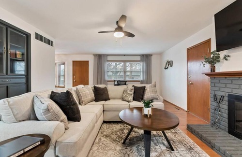 Wichita House | 3 Bed 2 Bath Home w 2 Car Garage & Fitness Room