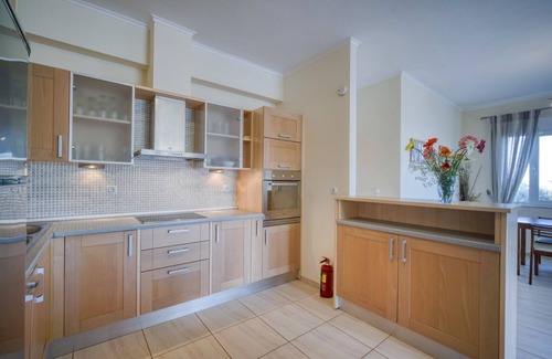 Stavromenos Villa | 3 Bed & 3 bath Modern Villa - Sauna, Jacuzzi,pool, Wi-fi & wheel chair friendly