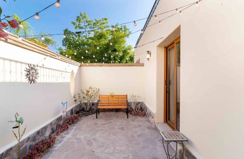 Nopolo House | 3 bed 3 bathLess than 5 minutes from the beach and community pool!