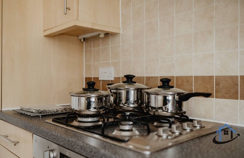Derby House | 3 bed and 3 bath townhouse, free parking, sleeps 6n