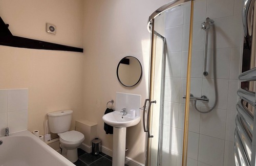 Grantham Apartment | 3 bed apartment - Sleeps 6. Perfect for contractors.