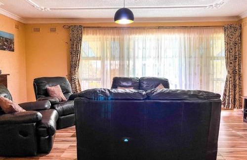 Gweru Apartment | 3 bed Cozy Homestay in Lundi Park - 2292