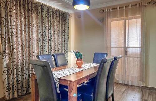 Gweru Apartment | 3 bed Cozy Homestay in Lundi Park - 2292