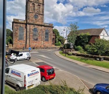Whitchurch House | 3 bed Entire Cottage in Whitchurch, Shropshire